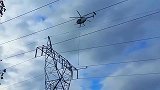 高压线是这样架设的, 要用上直升机, 场面超壮观
