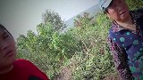 胖妹和奶务农回家，做一桌美食请奶奶吃，胖妹和奶奶吃高兴啦