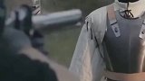 慢镜头下散弹枪开火瞬间，雨天战斗力几乎为0