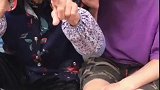孙子叫滴滴代喝，看到接下来的一幕，网友：奶奶才是真正的酒神！