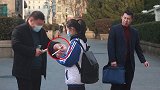 “你这是在胡闹！”当未成年学生请路人帮忙买烟，有人拒绝道