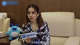 蔡依林的歌声非常好听，粉丝们经常听她的歌睡觉