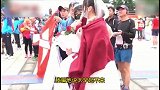 尴尬！女子穿婚纱福马终点等男友不料男友退赛：坚持不住就回家了