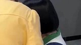 女子理完发后被吐槽，情绪失控大哭不止