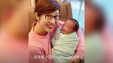 陈法蓉抱蔡少芬儿子,有经验动作标准,乐儿头发乌黑浓密小脸肉嘟嘟
