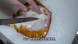 日本人吃小魔鬼鱼，洗1个小时沾面粉油炸，一口一个吃的太过瘾了