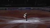 25岁羽生结弦再现贝尔曼神技 冰上舞动重演《星降之夜》