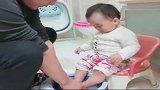 多么有爱的父子，一声爸爸心都被暖化了！