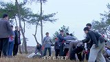男子叛变投靠鬼子，欲杀掉老大占领山头，谁知被姑娘飞刀断喉！