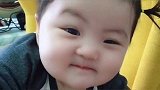 小胖妹的样子，真的好可爱呀