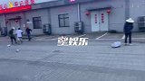杨倩已回国隔离，家乡村口热火朝天，铺路刷墙涂鸦迎接冠军凯旋
