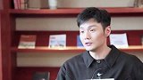 李荣浩现身春晚彩排 身穿撞色羽绒服状态轻松
