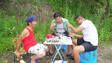 四川方言：三个憨包搞野炊，防偷嘴，奇葩老坎太笑人了！