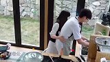 江宏杰携子女为岳母庆生，疑证未与福原爱离婚，网友质疑故意作秀