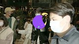 江宏杰婚变传闻后首现身，参加聚餐被人喊“加油”微笑回应