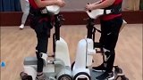 太酷了！这里的截瘫朋友每人一台站立机器人