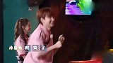 奔跑吧：李荣浩周深唱《当》，手忙脚乱换衣服，像地主家傻儿子
