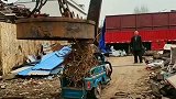 这点小活师傅还敢动用吸盘，这要操作不好三轮车都能被吸起来