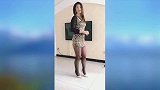豹纹装不是年轻小姐姐能驾驭，奔四大妈诠释起来魅力十足