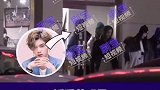 黄明昊开豪车带两名美女滑雪 黄明昊 在工作结束后，开豪车带两个美女到崇礼滑雪，工作消遣两不误