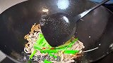 男朋友高烧吃啥都没味，晚上给他煮碗雪菜肉丝面，热乎暖心又开胃