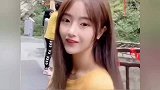 美女厉害了，跳个舞都能让后面的小情侣打起来！