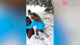 外国搞笑系列，小萝莉滑雪
