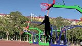 练篮球还是练跳高？美女这弹跳惊人