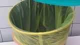 在水槽上挂上这个沥水蓝，再也不担心残羹剩饭堵塞下水道了橱房沥水蓝