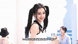 Angelababy双马尾编发造型可爱似少女，穿无袖上衣秀美肤