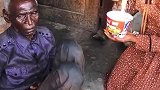 非洲贫民窟的大爷，只想吃口泡面，还这么困难