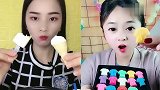 美女直播吃彩色雪糕、迷你衣服，一口超过瘾，不怕把牙吃坏了吗？
