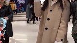 实拍偶遇惠子姑娘，本人真的好可爱，照相时居然这反应