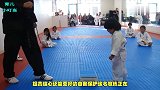 5岁小女孩从小学习跆拳道，演绎精湛技术，网友称没人敢惹