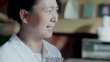 小伙考上大学没钱交学费，全村为他捐款，小伙磕头跪谢众人！
