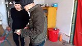 看看71岁儿子给97岁妈妈做的什么美食，小徐：这能好吃吗？