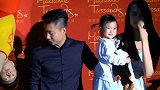 李小鹏带娃去游乐场玩，李安琪在家，奥莉翘二郎腿，儿子不黏爸爸