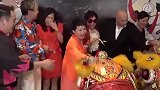 狄波拉称谢霆锋有给大儿子Lucas庆生 赞俩孙子很有家教