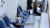 女孩早上在店门口摔车没道歉走人，中午向店家索赔报警，店家蒙了