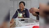 北大女生跟拍老人从湖南到贵州卖菜:每天往返3小时,赚几十块钱