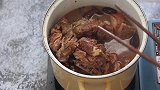 东北农村媳妇炖大骨头的秘方，不放一滴水，香得老婆婆假牙都掉了