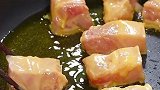 五花肉别总是做红烧肉或炒着吃了，像我这样做，肥而不腻超好吃