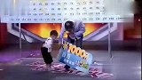 主持人跟评委聊得正欢，王恒屹的一个举动让全场欢呼