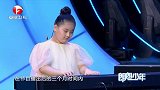 少年们在舞台上挥洒汗水，台下父母露出欣慰的笑容