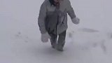 烟台大雪，大学生考完四级后爬回寝室