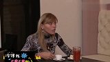 国外爆笑街头恶搞：客人正用餐，突然前方墙壁朝自己移动过来