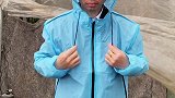 雨季来了，赶紧备上这款雨衣吧！不仅挡风挡雨，而且能解放双手，正好适合干农活