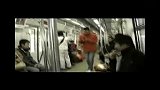 搞笑-20120308-北京地铁雷人的iPhone男已经名扬海外了