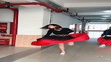 原来裙子还可以这样玩，慢动作真的太好看了，涨见识了！
