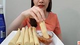 大姐你吃的是什么呀看了半天也看不出来